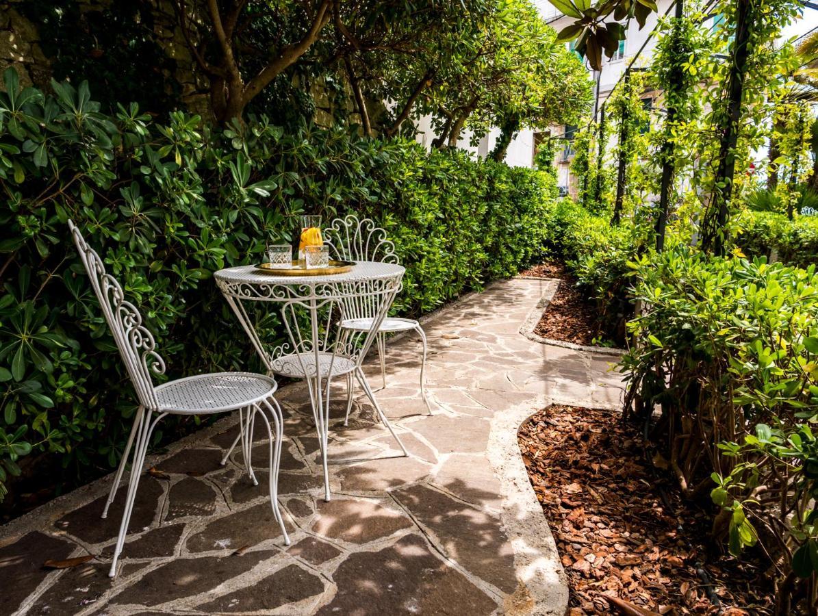 Villa Aurelia Suites And Apartments 洛科罗通多 外观 照片
