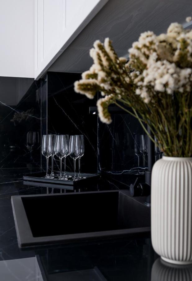 Villa Aurelia Suites And Apartments 洛科罗通多 外观 照片